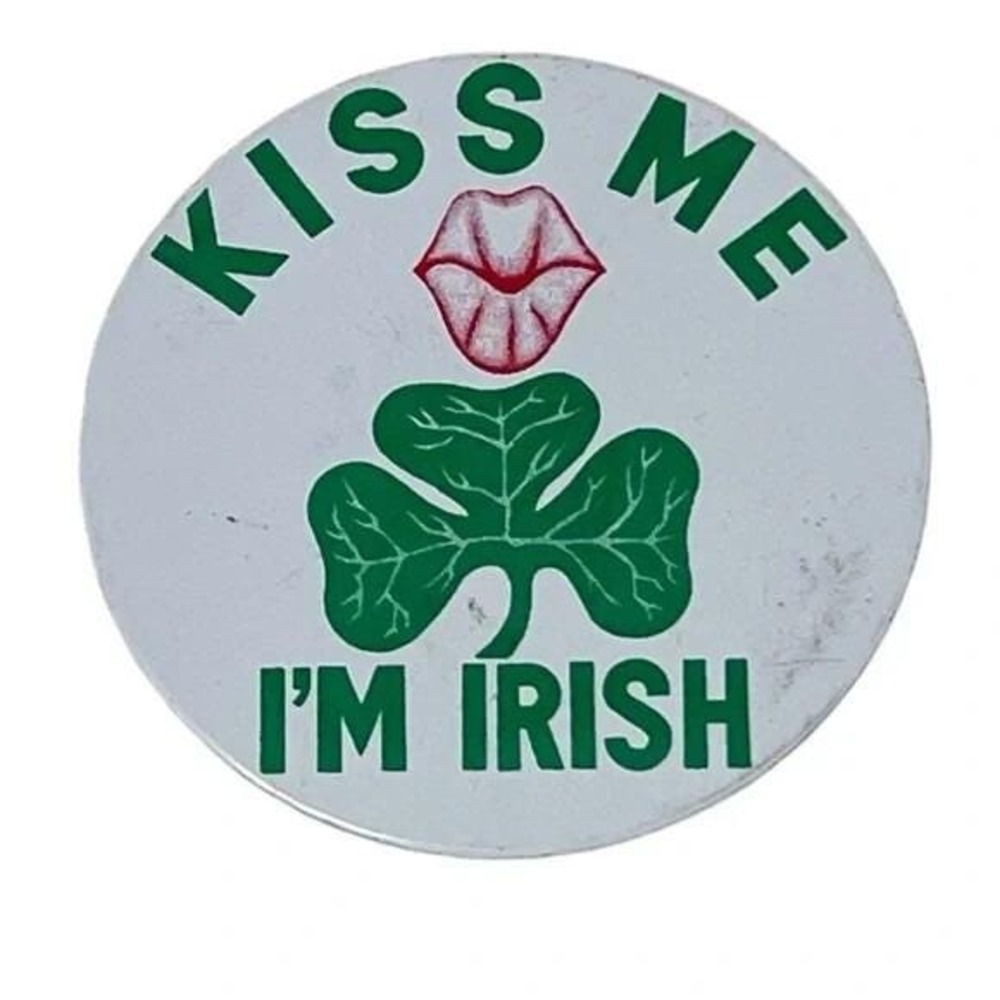 Kiss Me I'm Irish Vintage Pinback Button BX